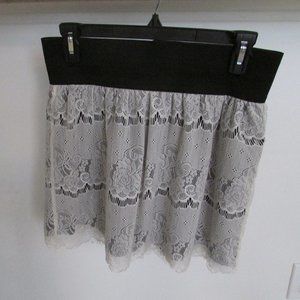 Lace skirt